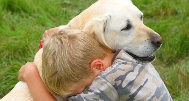 cane con bambino