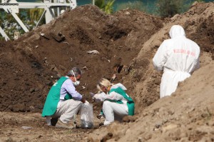 Scavi a Casal di Principe, ricerca di fusti di rifiuti tossici