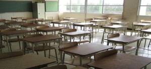 scuola-banchi-vuoti-465x300-800x367