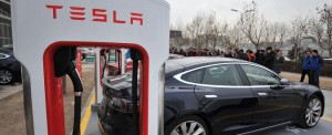 Cina - Supercharger Tesla per fare rifornimento alle auto elettriche