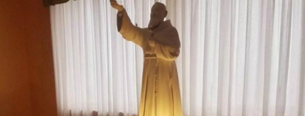 Cilento, una statua di Padre Pio alta 85 metri: il doppio del Cristo di Maratea con costi “monstre” che indignano il web