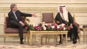 Visita di Gentiloni in Kuwait. (VIDEO) Incontra emiro Sabah al-Ahmad e principe Nawaf al-Ahmad