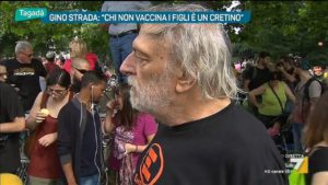 Gino Strada: «Qualche cretino dice che le vaccinazioni fanno male»