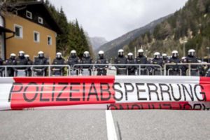 Migranti, Austria pronta a schierare l’esercito al Brennero
