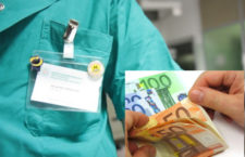 Trova 1500 euro in ospedale e li restituisce: il gesto esemplare di un infermiere