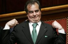 Lega sotto shock, Calderoli lascia il gruppo al Senato per salvare i soldi del partito