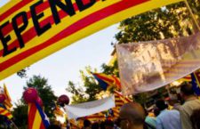 La Catalogna è indipendente: “Votiamo per la Repubblica”