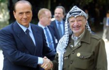 Memorie di Arafat: mi feci corrompere da Berlusconi per dire che i soldi per Craxi andavano a noi