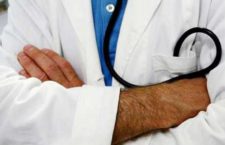 Matera, un medico si rifiuta di rilasciare un certificato falso: il paziente lo picchia