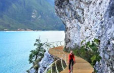 Lago di Garda: la pista ciclabile dei record, 102 milioni euro per 140 chilometri
