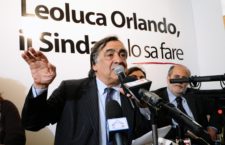 Leoluca Orlando, candidato sindaco (Idv), 8 maggio 2012 nel suo quartier generale, durante la conferenza stampa. ANSA/MIKE PALAZZOTTO