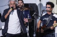 Edoardo Bennato festeggia il governo: canterà con Beppe Grillo
