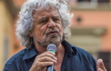 Beppe Grillo al Fatto contro la piazza Sì Tav: “I borghesucci son tornati”