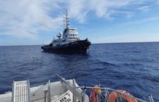 Migranti. Soccorso da rimorchiatore libico gommone in avaria con 120 persone a bordo