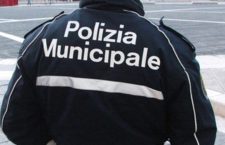 Roma, funzionario dei vigili arrestato mentre intasca la mazzetta da un ristoratore