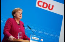 La Merkel scatena i giornali contro l’Italia: «Hanno un governo di incapaci»