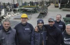 Miracolo operaio ad Acerra: 12 lavoratori acquistano e salvano la fabbrica con il TFR