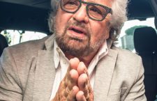 Beppe Grillo contro Salvini: “Lo manderei a calci a lavorare al Viminale”