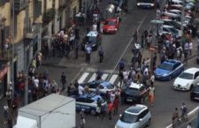 Torino, agenti accerchiati da stranieri in difesa di un nigeriano che non voleva farsi identificare