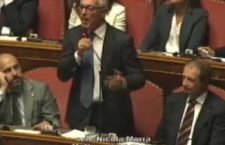 Antimafia, Morra accusa Salvini: “Il suo rosario in Calabria era un segnale alla Ndrangheta”