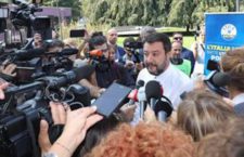 Matteo Salvini parla alla stampa al suo arrivo all'incontro con gli amministratori e i governatori del partito, Milano, 14 settembre 2019. ANSA / MATTEO BAZZI