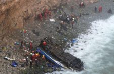 Tragico incidente in Perù: bus precipita in una scarpata, almeno 40 vittime