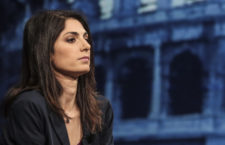 Dagli show di Grillo al Campidoglio: il nuovo esperto da 88mila euro l’anno nominato da Raggi