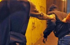 A Udine due minorenni massacrano di botte un coetaneo e postano il video sui social
