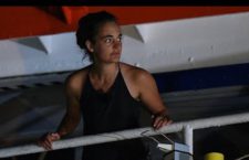 Sea Watch, Carola Rackete oggi sarà scarcerata. Il pm: «Ma lasci Lampedusa»